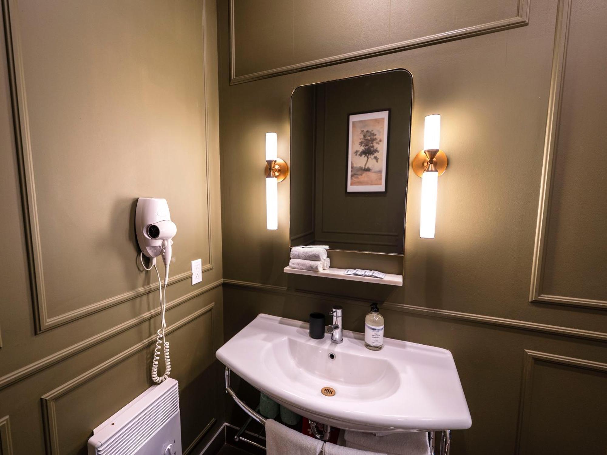 Self Check-In Boutique Hotel - Quartier Latin - Room 201 Montreal Exterior photo